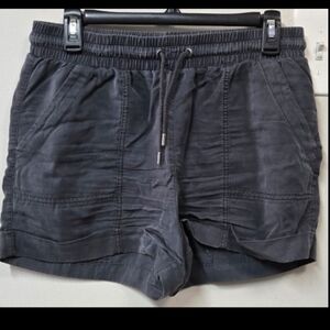 Universal Threads Goods Company Women's Gray Shorts Size Small
